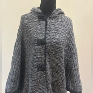 Baby Alpaca wool Women's Black and Gray poncho